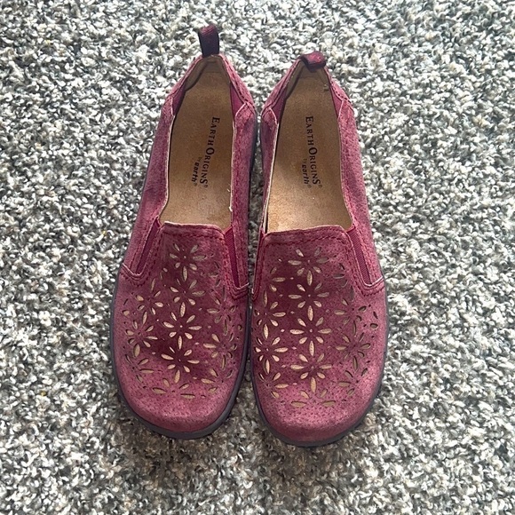 Earth Origins Suede Perforated Slip-on Shoes - Rikki Size 6.5M brand new - Picture 4 of 7